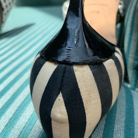 Gorgeous Manolo Blahnik size 7 heels - Picture 5 of 6